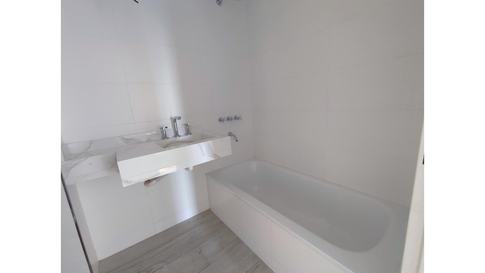 extra_large_66905c3df0be5-1 Burela 3200 4° – USD340.000 – Departamento – en Venta