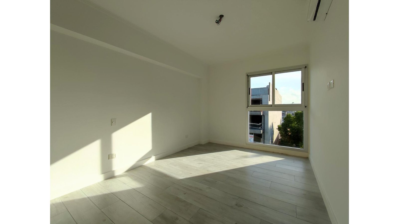 extra_large_66905c4024771-1 Burela 3200 4° – USD340.000 – Departamento – en Venta