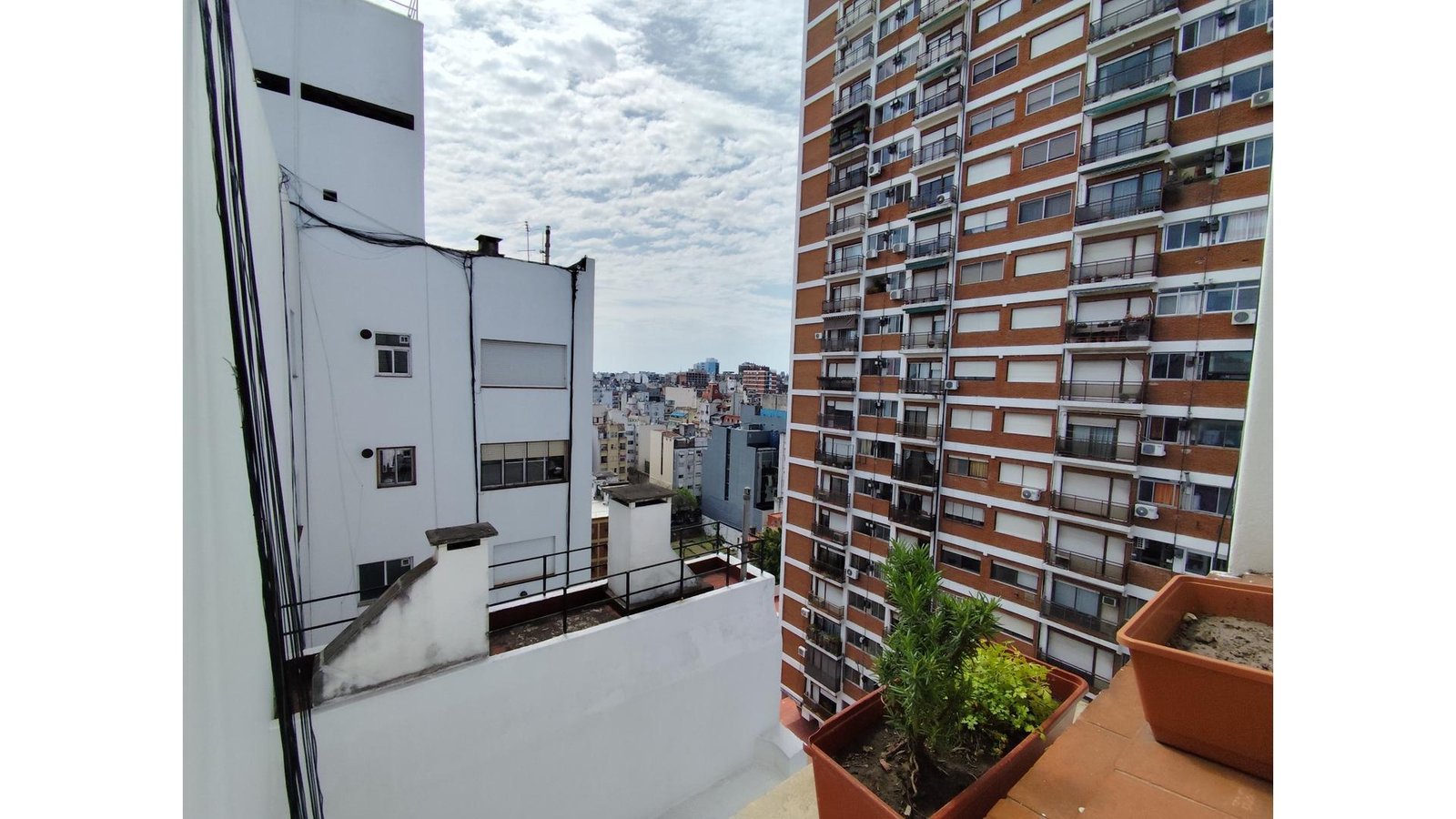 extra_large_66fdc658a8333-1 Rivadavia 2100 13° – USD117.000 – Departamento – en Venta