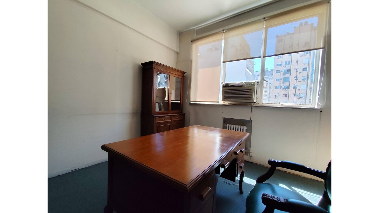 extra_large_67928f1222133-1 Oficina en venta en Microcentro muy luminosa