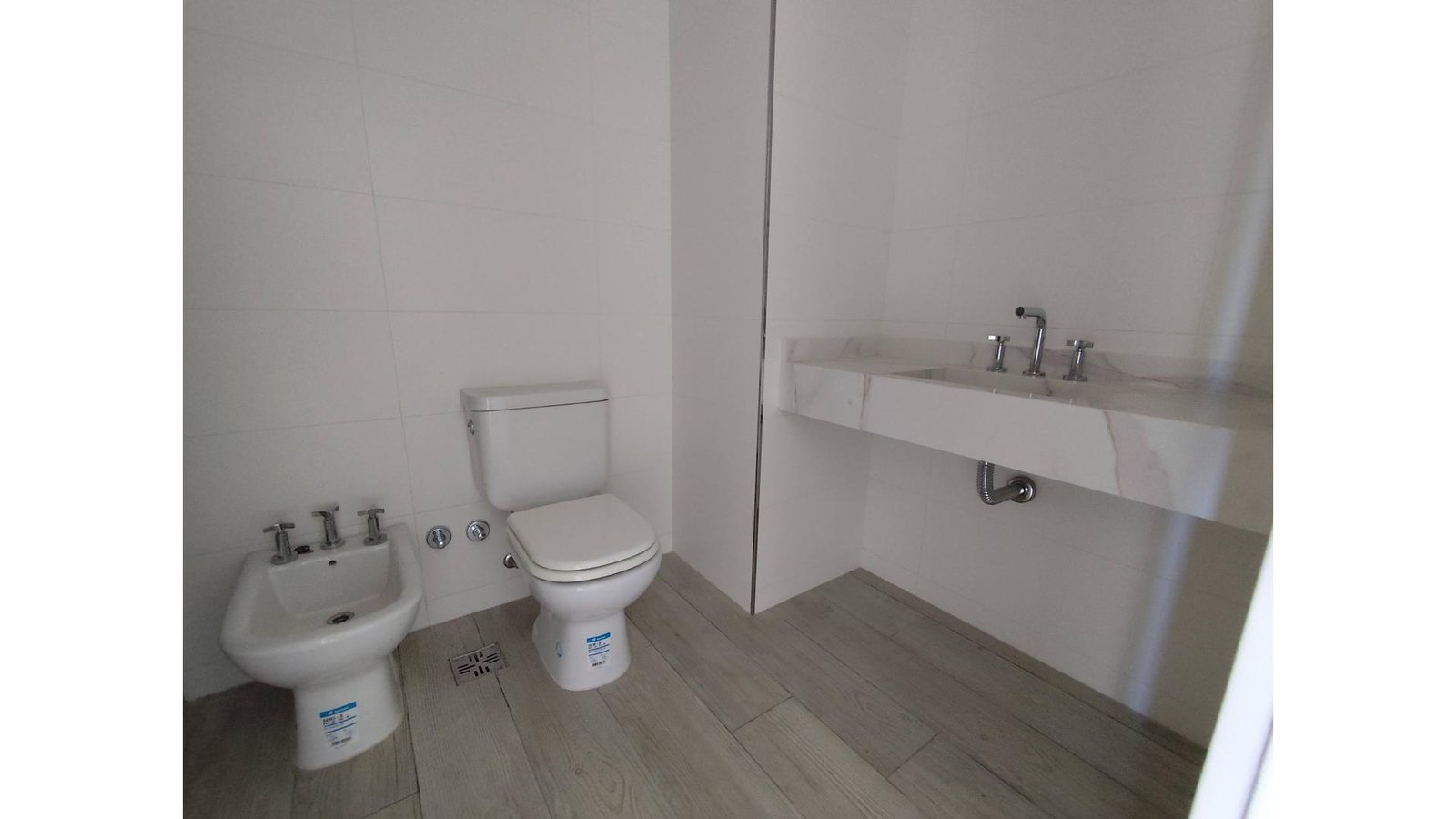 extra_large_679e3bc8d55ee-3 Burela 3200 4° – USD390.000 – Tipo Casa PH – en Venta