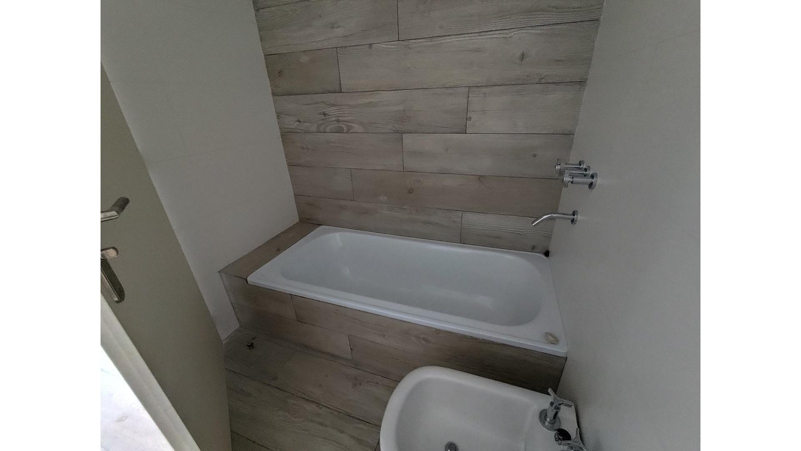 extra_large_679e3bc94fce4-3 Burela 3200 4° – USD390.000 – Tipo Casa PH – en Venta