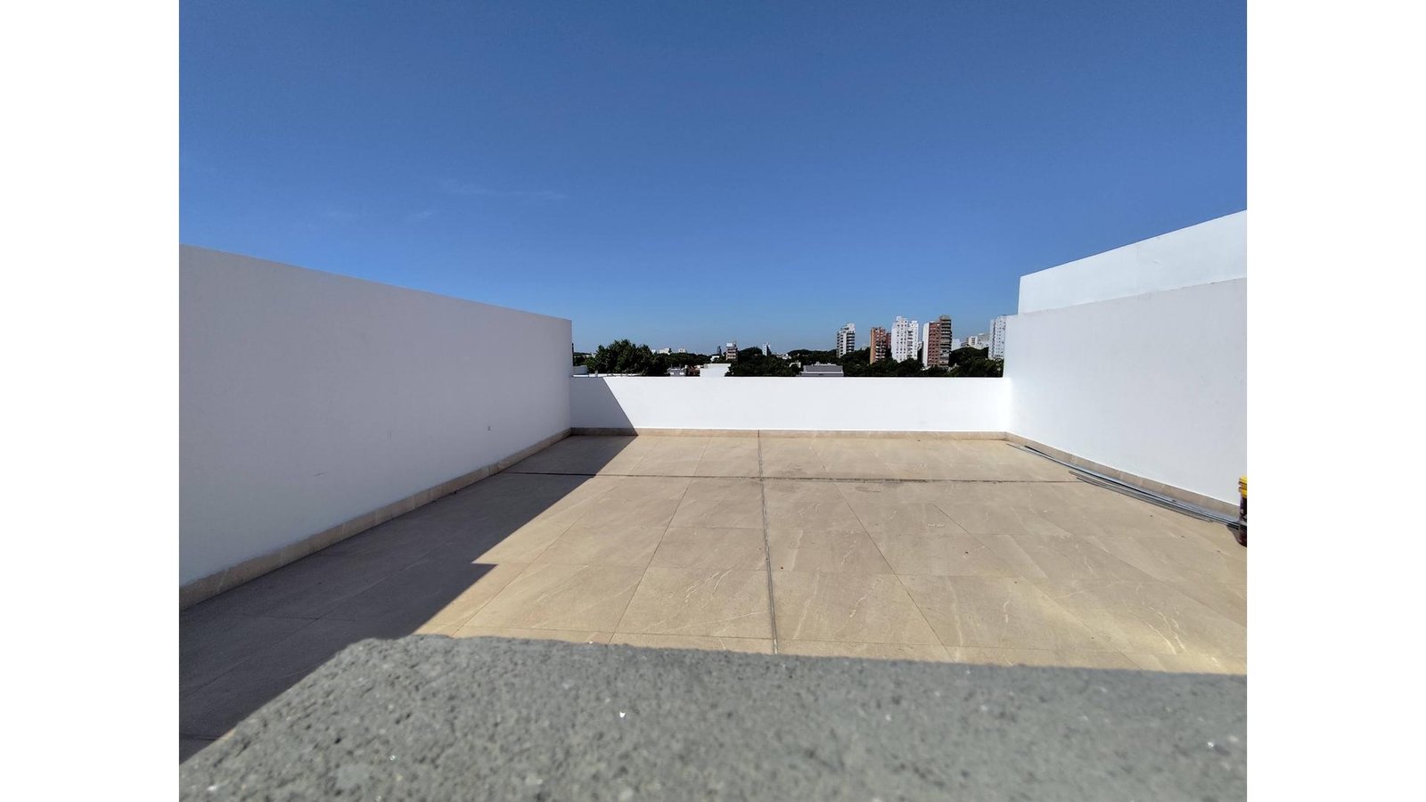 extra_large_679e3bc977f4c-1 Burela 3200 4° – USD390.000 – Tipo Casa PH – en Venta